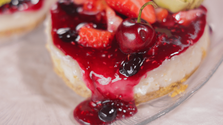 Christmas Berry Cheesecake